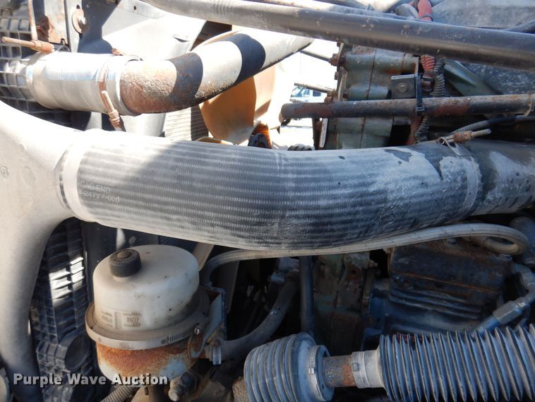 image for item IO9466 2003 Freightliner Century Class CST120  truck cab and chassis