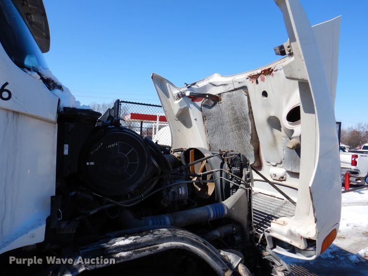 image for item IO9466 2003 Freightliner Century Class CST120  truck cab and chassis