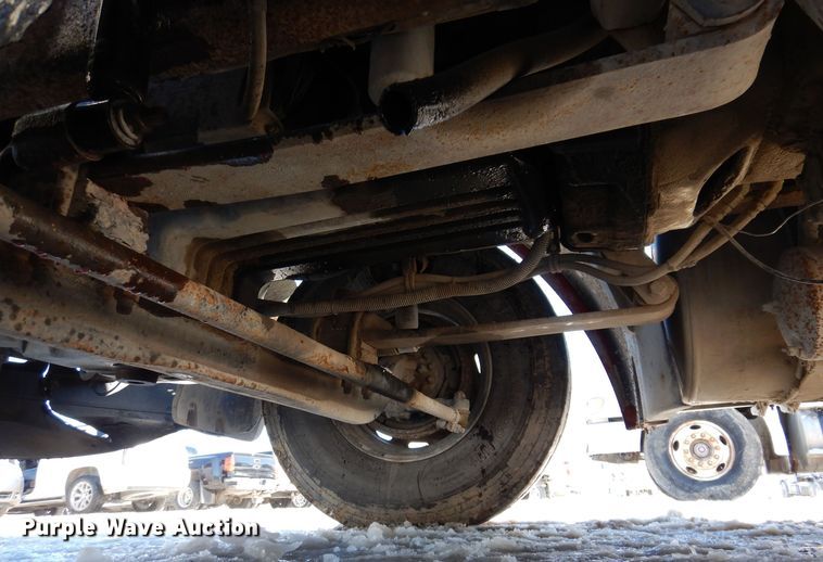 image for item IO9466 2003 Freightliner Century Class CST120  truck cab and chassis