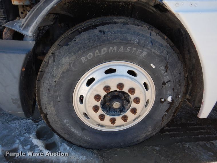 image for item IO9466 2003 Freightliner Century Class CST120  truck cab and chassis