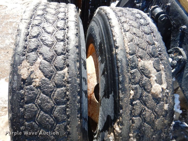 image for item IO9466 2003 Freightliner Century Class CST120  truck cab and chassis