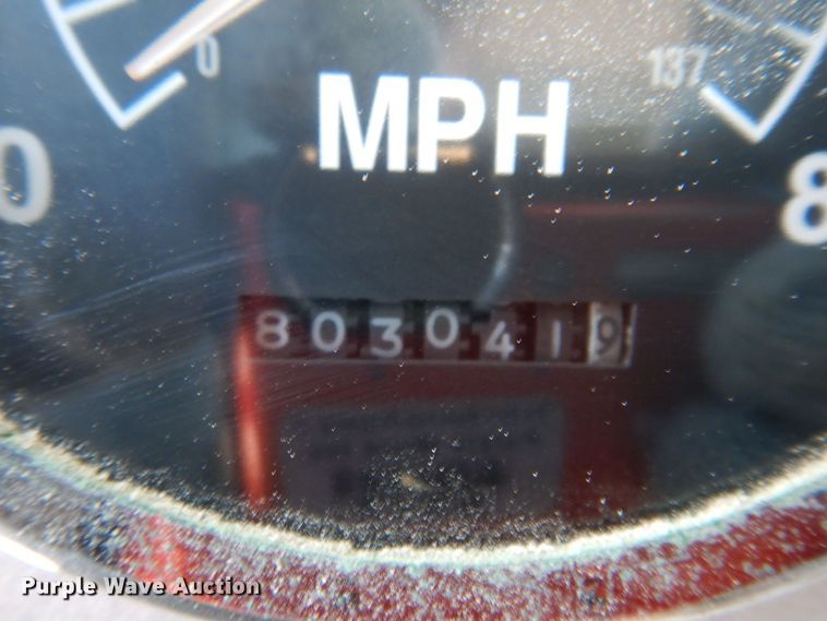 image for item IO9468 2001 International 9400i  truck cab and chassis