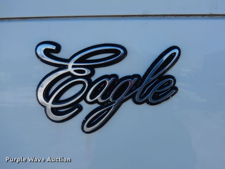 image for item IO9468 2001 International 9400i  truck cab and chassis