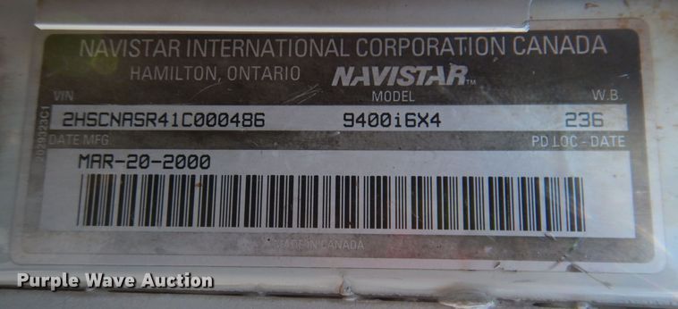 image for item IO9468 2001 International 9400i  truck cab and chassis