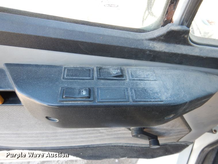 image for item IO9469 1999 Freightliner FL70  box truck