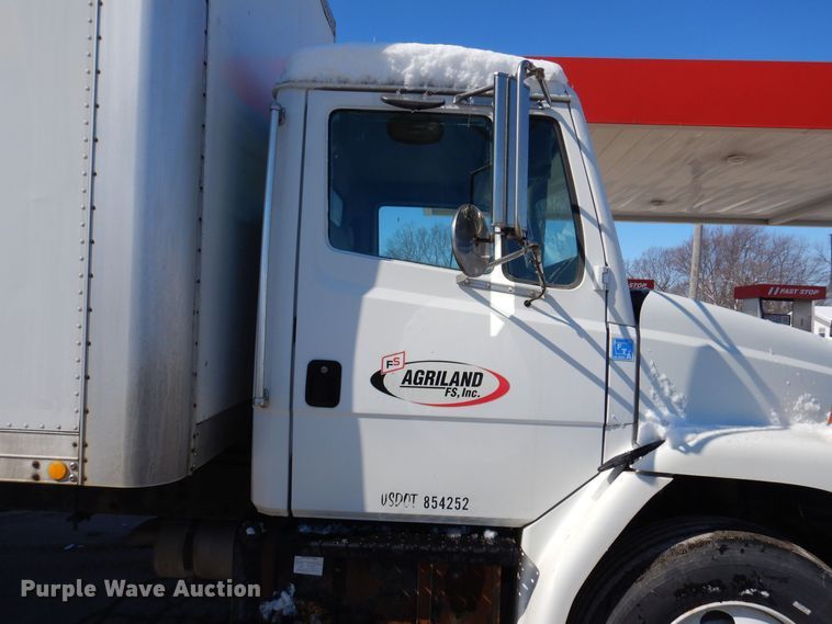 image for item IO9469 1999 Freightliner FL70  box truck