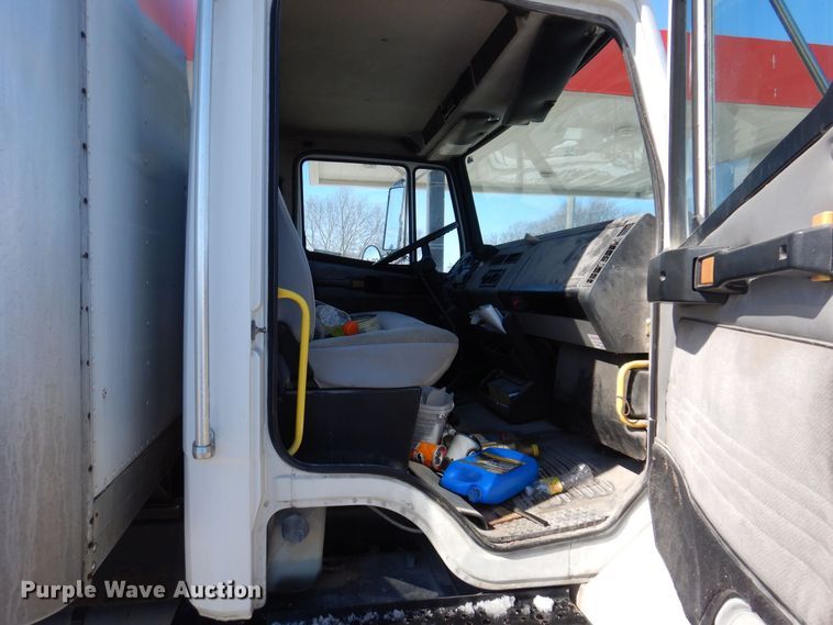 image for item IO9469 1999 Freightliner FL70  box truck