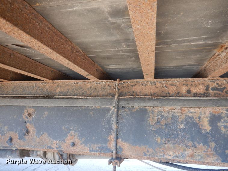 image for item IO9469 1999 Freightliner FL70  box truck