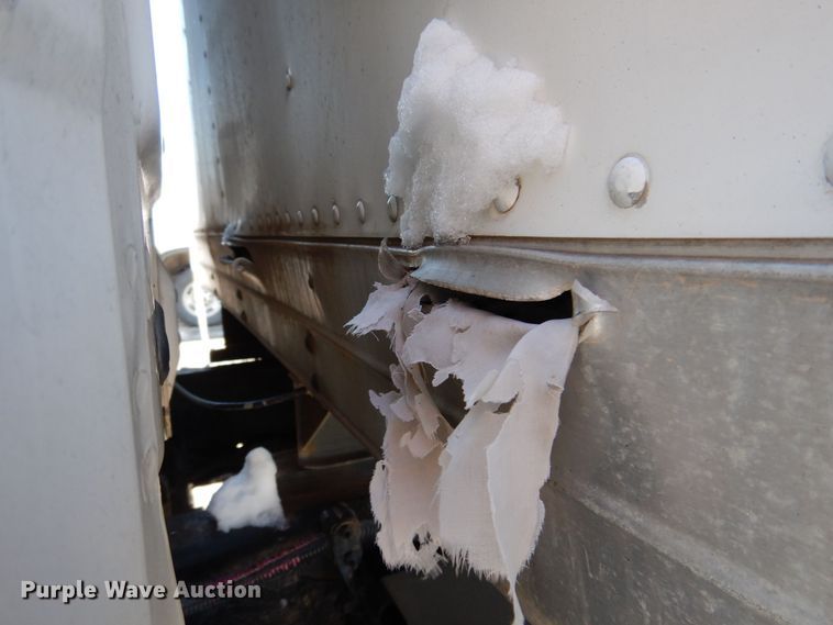 image for item IO9469 1999 Freightliner FL70  box truck