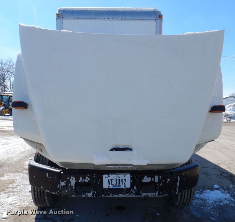 image for item IO9469 1999 Freightliner FL70  box truck