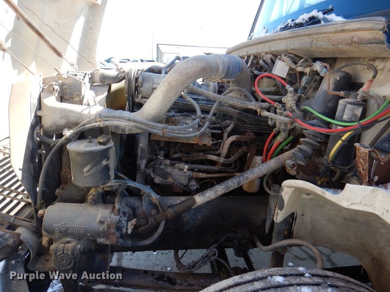 image for item IO9469 1999 Freightliner FL70  box truck