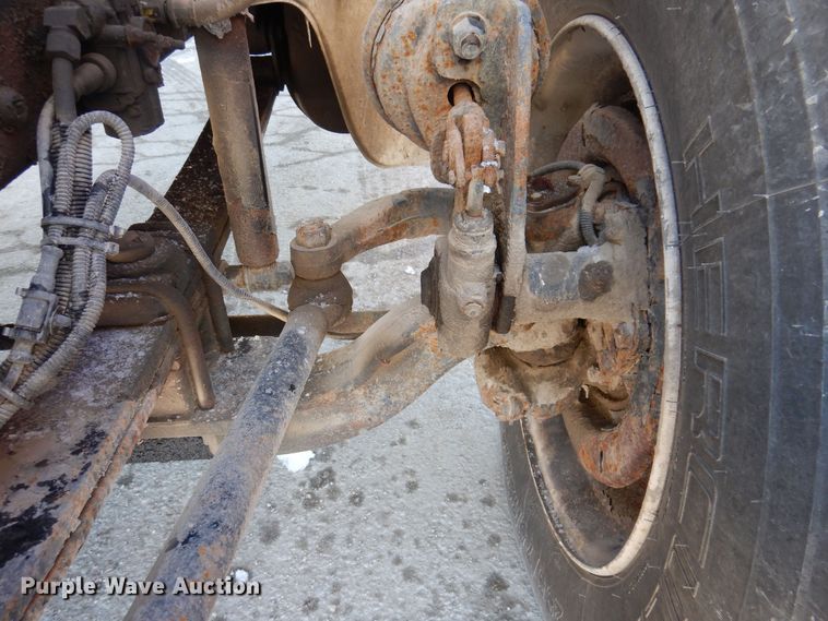 image for item IO9469 1999 Freightliner FL70  box truck