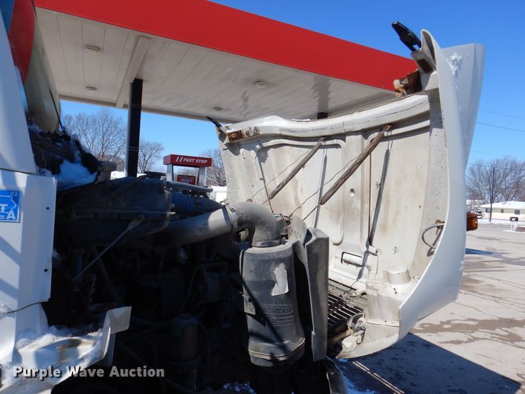 image for item IO9469 1999 Freightliner FL70  box truck