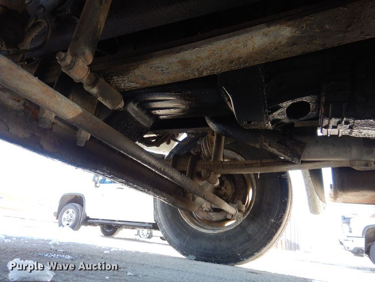 image for item IO9469 1999 Freightliner FL70  box truck