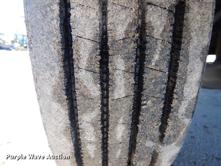 image for item IO9469 1999 Freightliner FL70  box truck