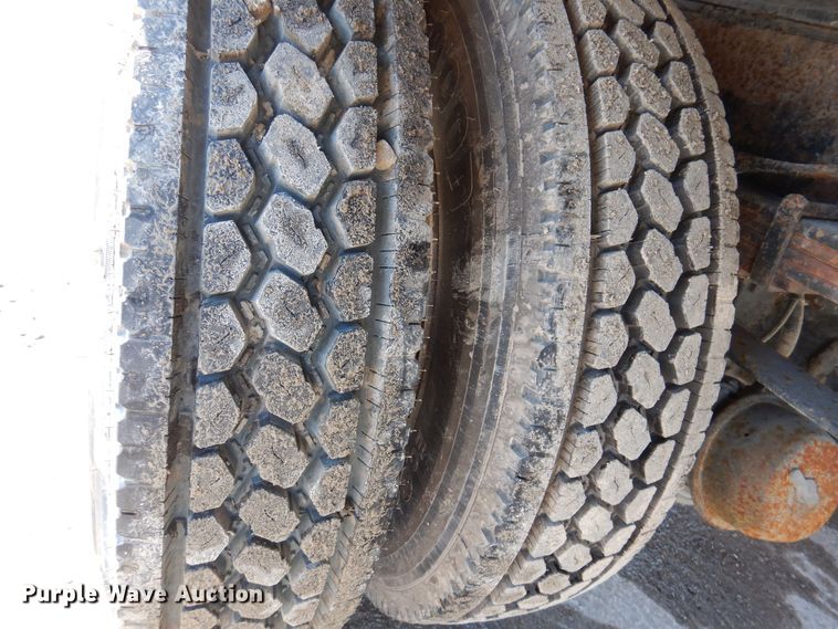 image for item IO9469 1999 Freightliner FL70  box truck