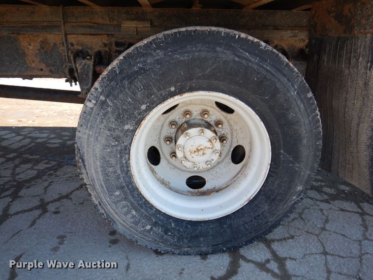 image for item IO9469 1999 Freightliner FL70  box truck