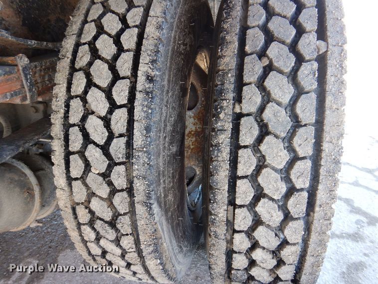 image for item IO9469 1999 Freightliner FL70  box truck