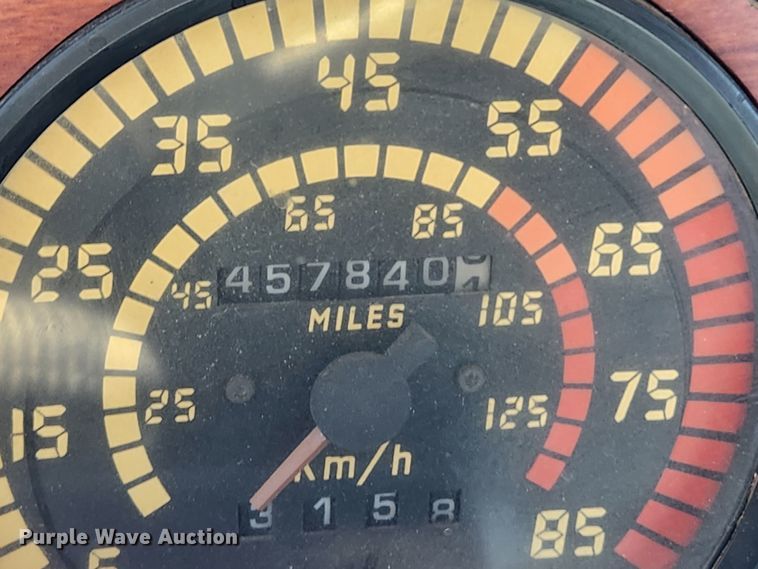 image for item JB9453 1998 Mack CH613  semi truck