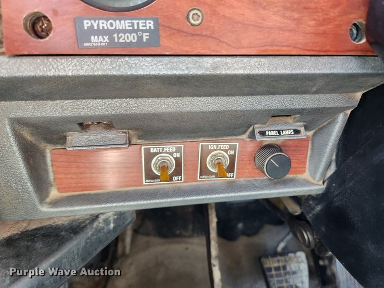 image for item JB9453 1998 Mack CH613  semi truck