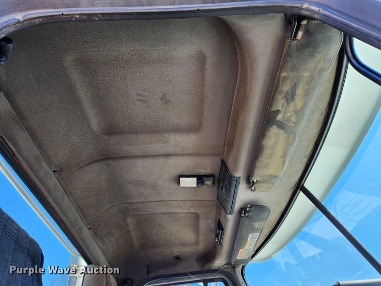 image for item JB9453 1998 Mack CH613  semi truck