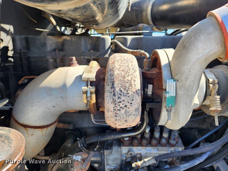 image for item JB9453 1998 Mack CH613  semi truck