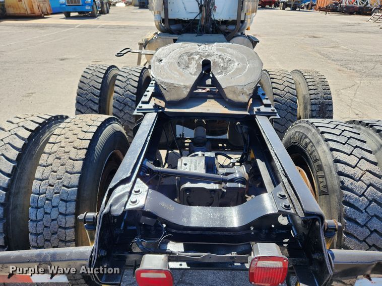 image for item JB9453 1998 Mack CH613  semi truck