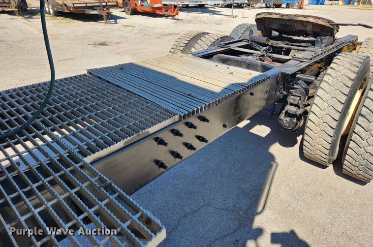 image for item JB9453 1998 Mack CH613  semi truck