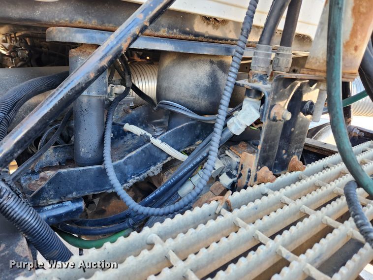 image for item JB9453 1998 Mack CH613  semi truck