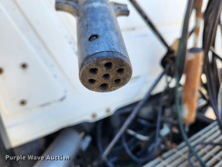 image for item JB9453 1998 Mack CH613  semi truck