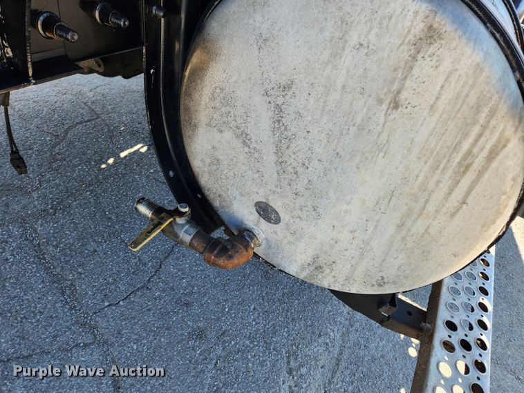 image for item JB9453 1998 Mack CH613  semi truck