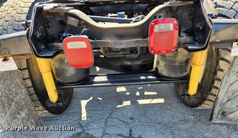 image for item JB9453 1998 Mack CH613  semi truck