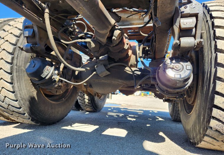 image for item JB9453 1998 Mack CH613  semi truck