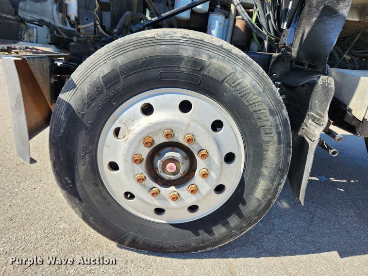 image for item JB9453 1998 Mack CH613  semi truck