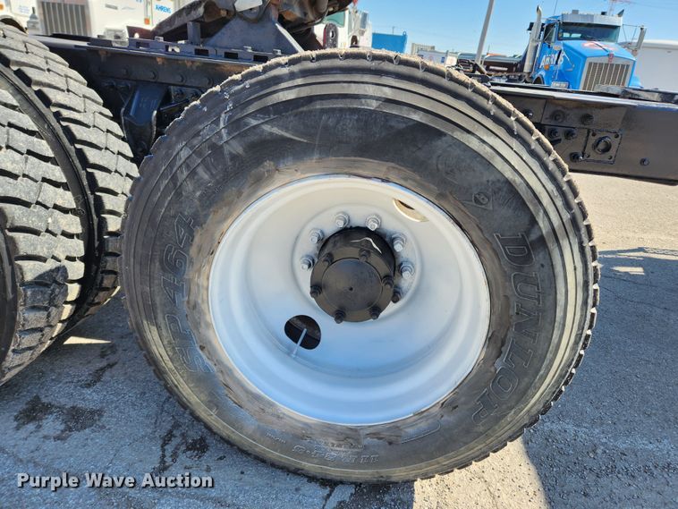 image for item JB9453 1998 Mack CH613  semi truck