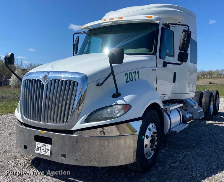 image for item KB9533 2012 International ProStar Plus 122  semi truck