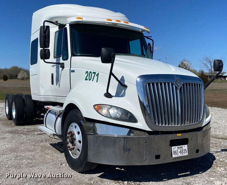 image for item KB9533 2012 International ProStar Plus 122  semi truck