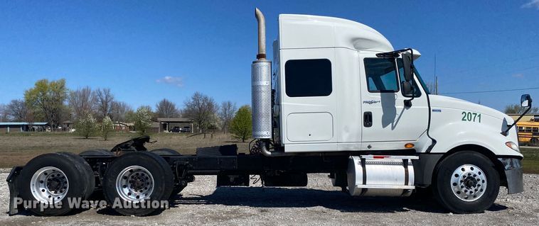 image for item KB9533 2012 International ProStar Plus 122  semi truck