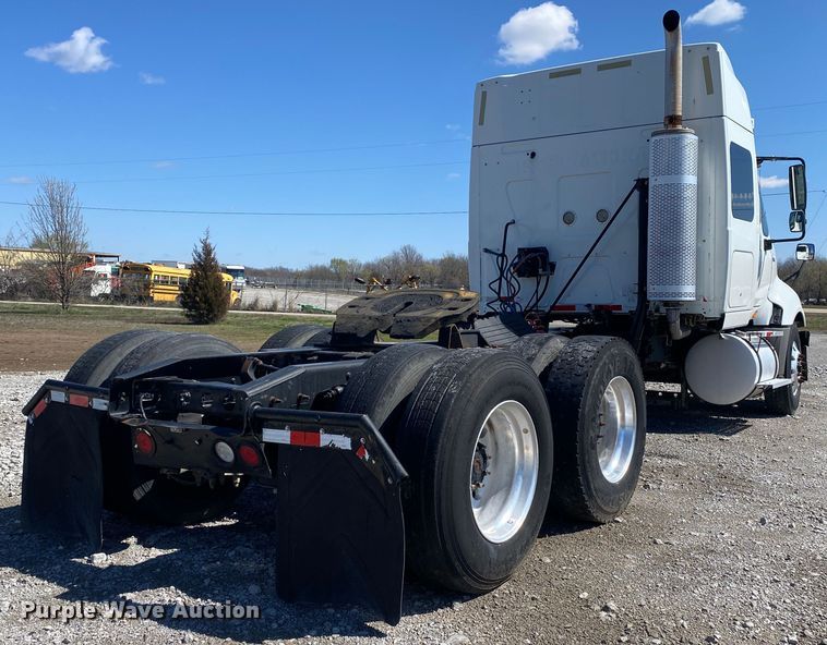 image for item KB9533 2012 International ProStar Plus 122  semi truck