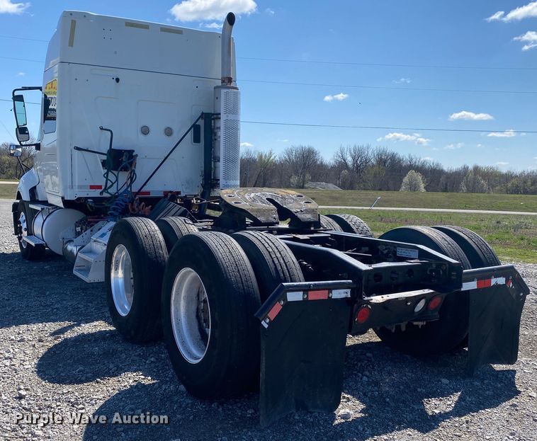 image for item KB9533 2012 International ProStar Plus 122  semi truck