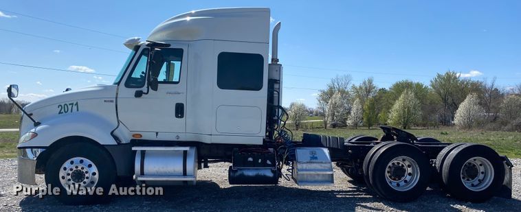 image for item KB9533 2012 International ProStar Plus 122  semi truck