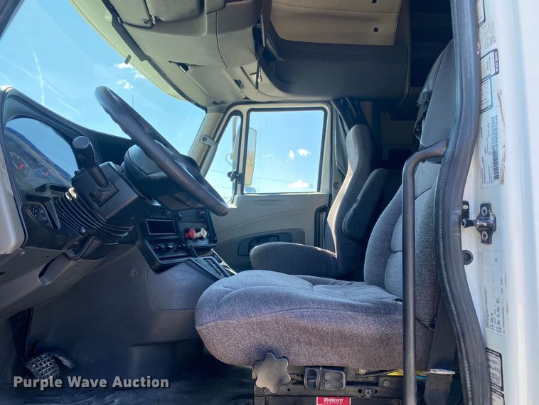 image for item KB9533 2012 International ProStar Plus 122  semi truck