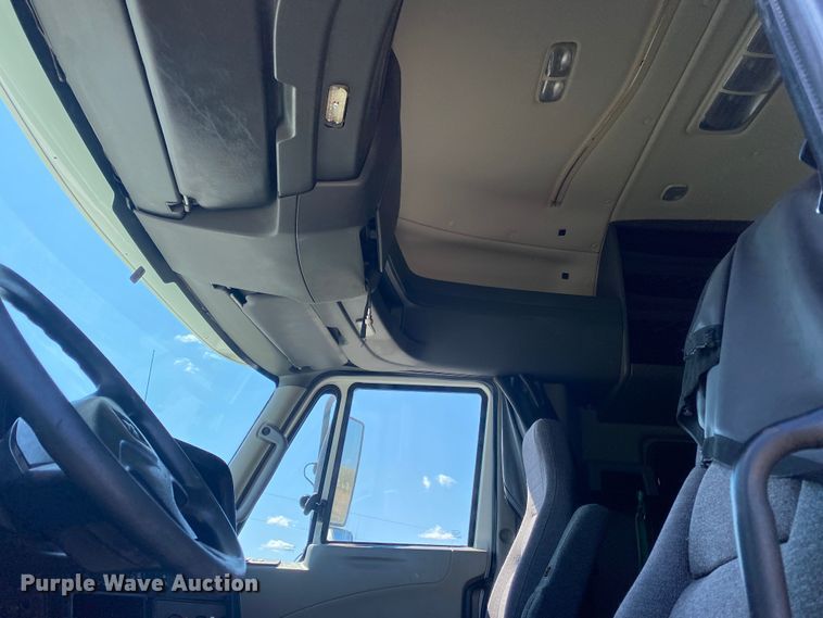 image for item KB9533 2012 International ProStar Plus 122  semi truck