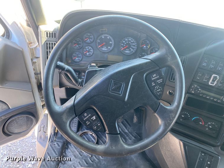 image for item KB9533 2012 International ProStar Plus 122  semi truck