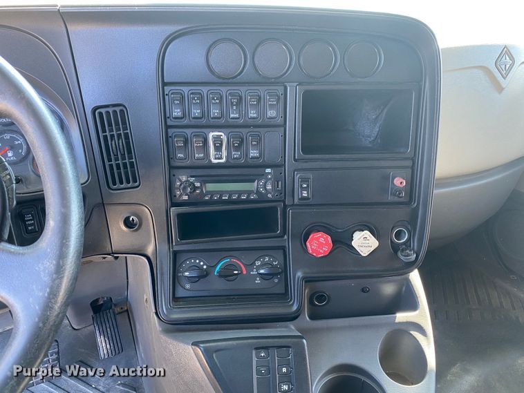 image for item KB9533 2012 International ProStar Plus 122  semi truck