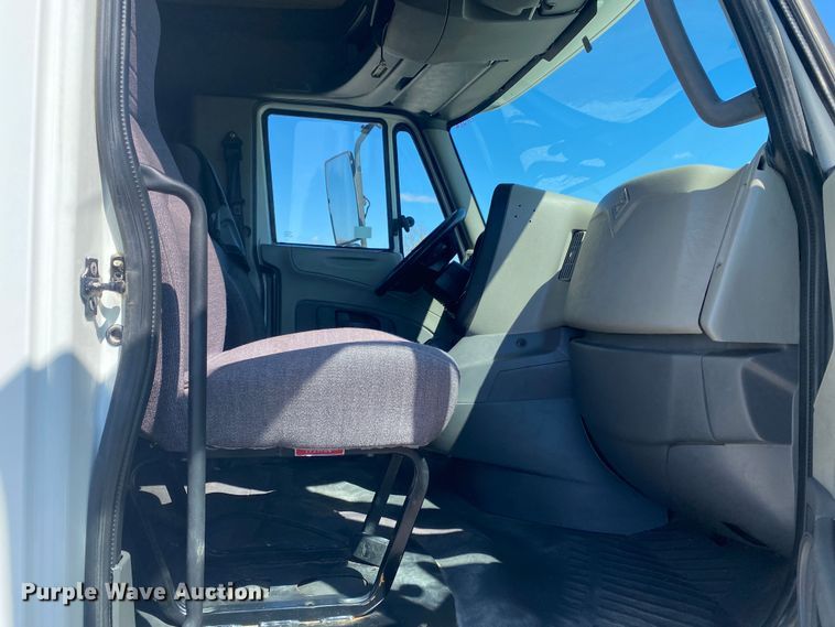 image for item KB9533 2012 International ProStar Plus 122  semi truck