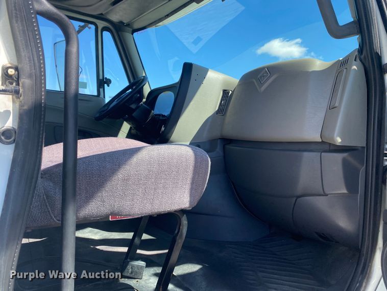 image for item KB9533 2012 International ProStar Plus 122  semi truck