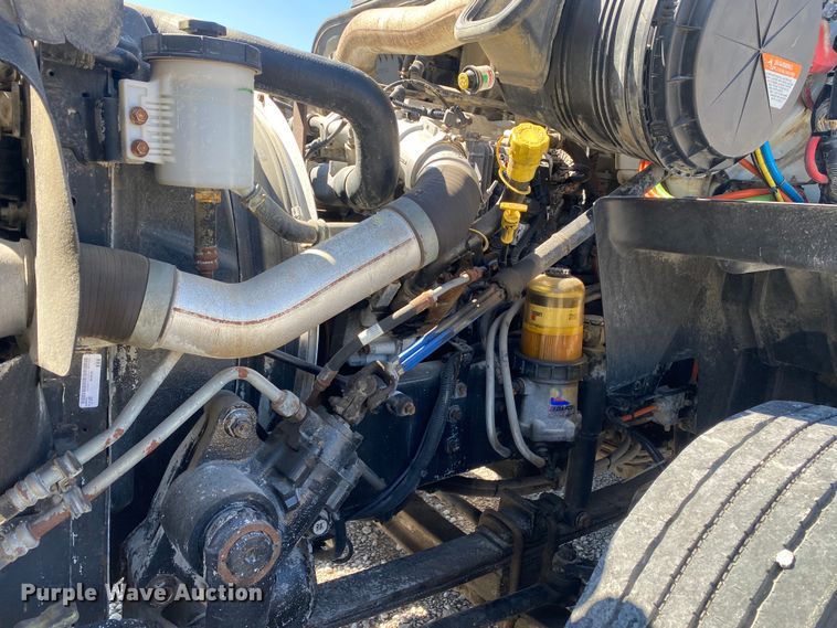 image for item KB9533 2012 International ProStar Plus 122  semi truck