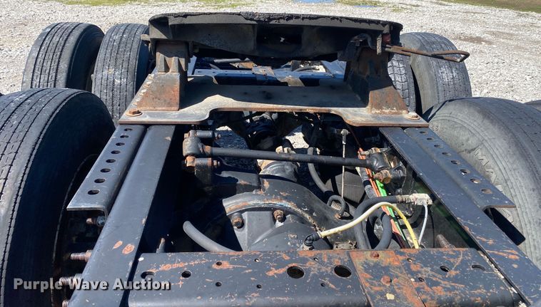 image for item KB9533 2012 International ProStar Plus 122  semi truck