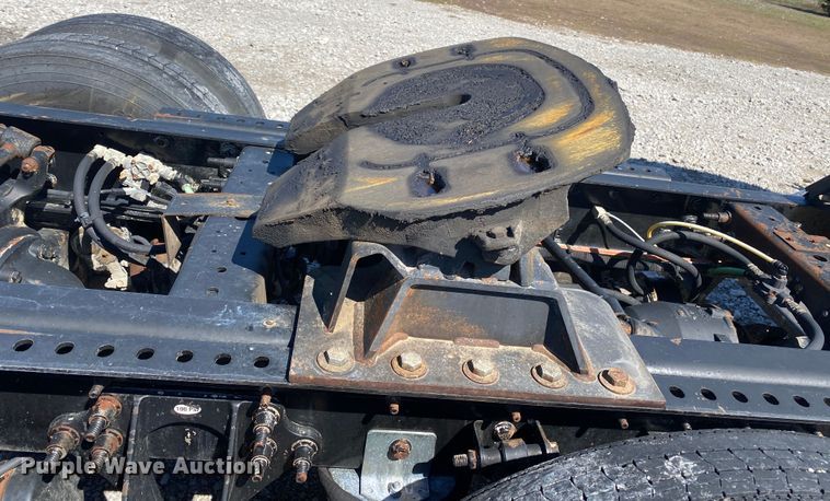 image for item KB9533 2012 International ProStar Plus 122  semi truck